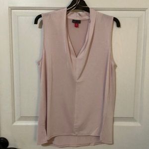 Vince Camuto sleeveless v-neck blouse pink M